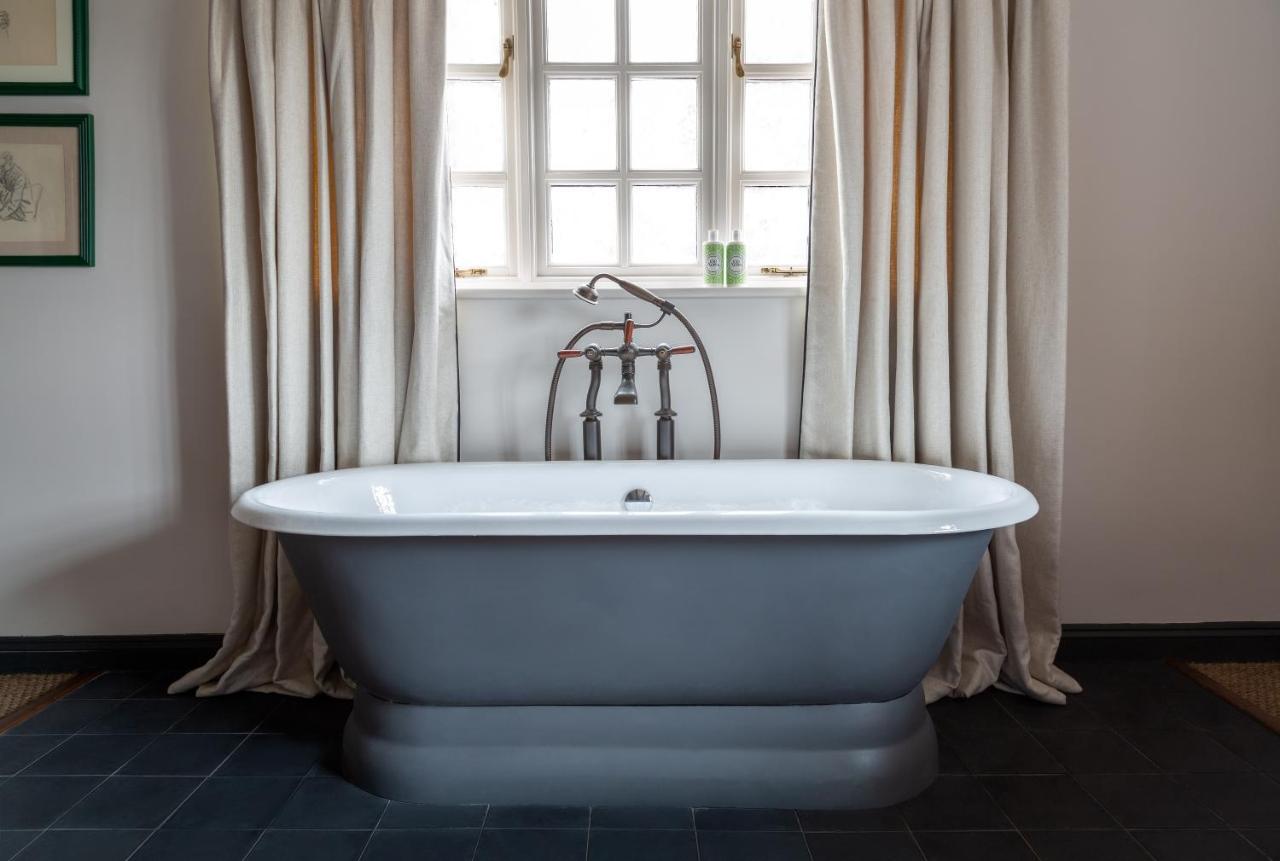 The Double Red Duke, Cotswolds Hotel Witney Bagian luar foto