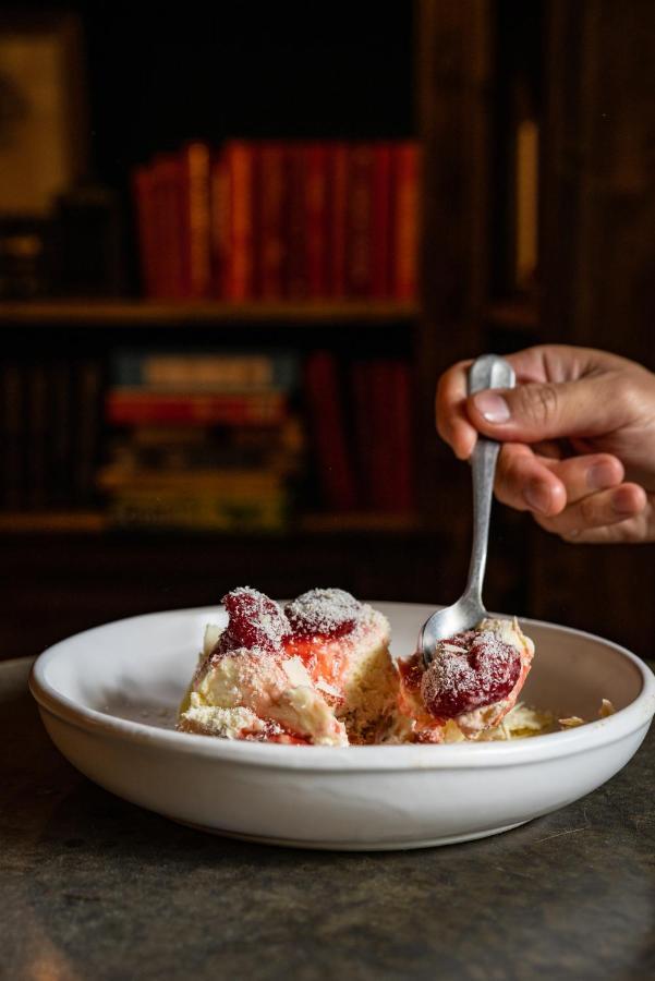 The Double Red Duke, Cotswolds Hotel Witney Bagian luar foto
