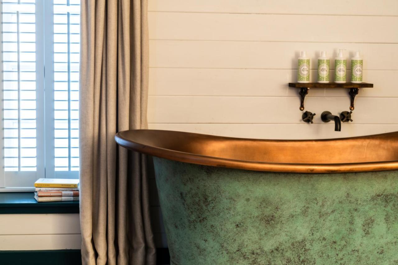 The Double Red Duke, Cotswolds Hotel Witney Bagian luar foto