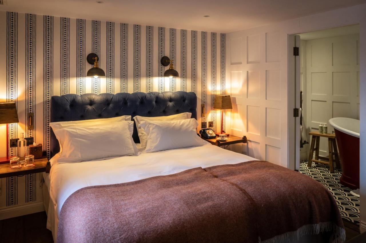 The Double Red Duke, Cotswolds Hotel Witney Bagian luar foto