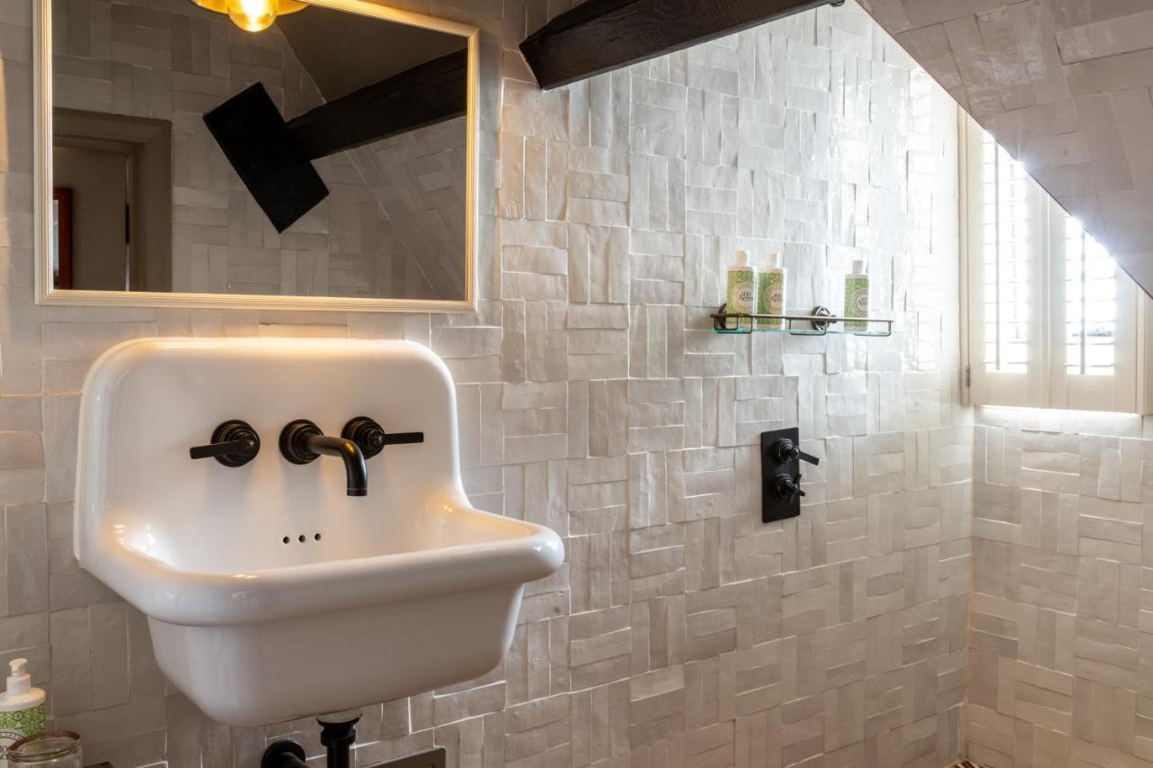 The Double Red Duke, Cotswolds Hotel Witney Bagian luar foto